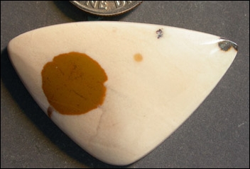 POLKA-DOT JASPER/AGATE CABOCHON, OREGON U.S.A. – APPROX. 24 X 38 X 4.8 MM.